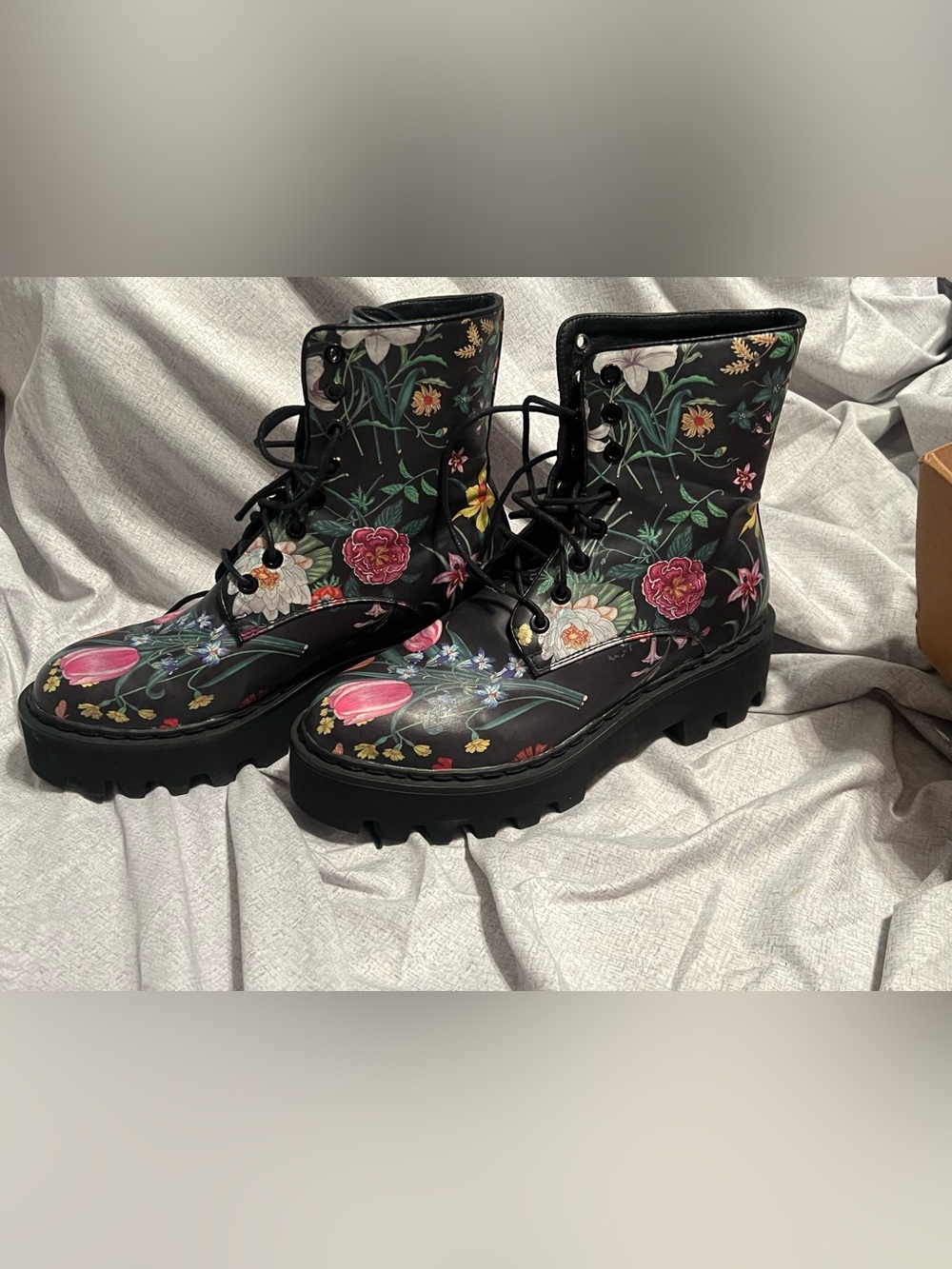 LAMODA Black Floral Chunky Lace-Up Combat Boots size 7
